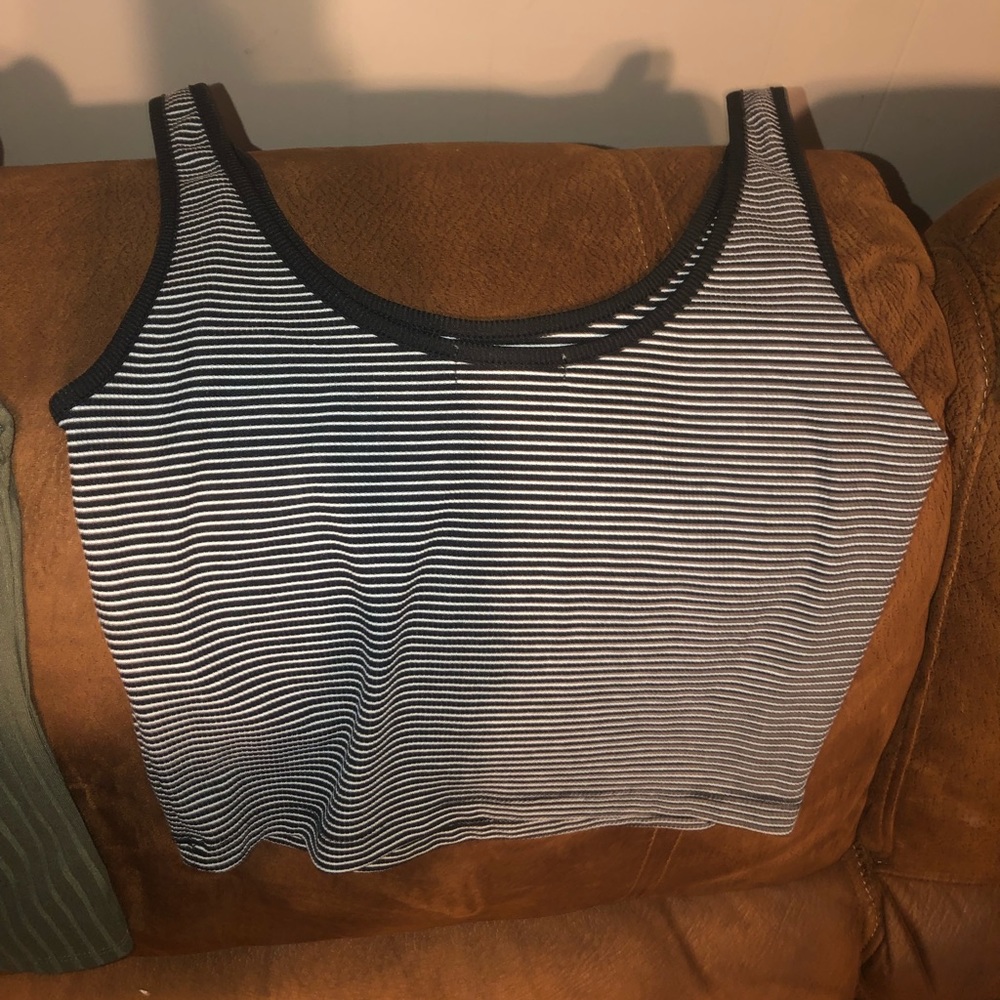 GB cropped tank.
